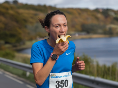 Stratégie d'alimentation pendant un marathon : que manger toutes les 30 minutes pour éviter les coups de mou